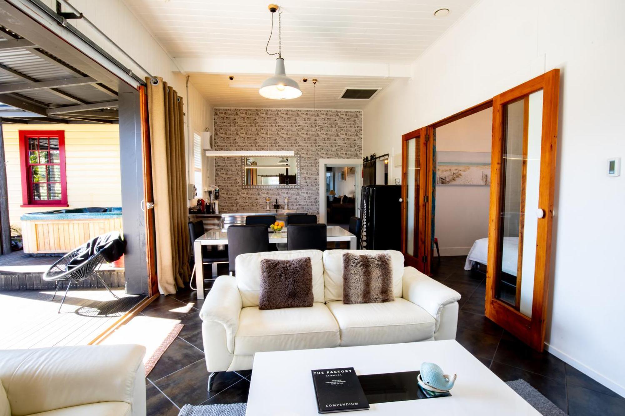 The Factory Luxury Accomodation Καϊκούρα Εξωτερικό φωτογραφία